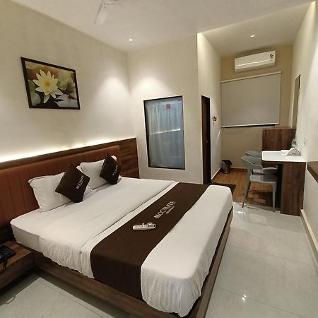 Hotel Moon Lite Residency - Marve Road Malad West มุมไบ ภายนอก รูปภาพ