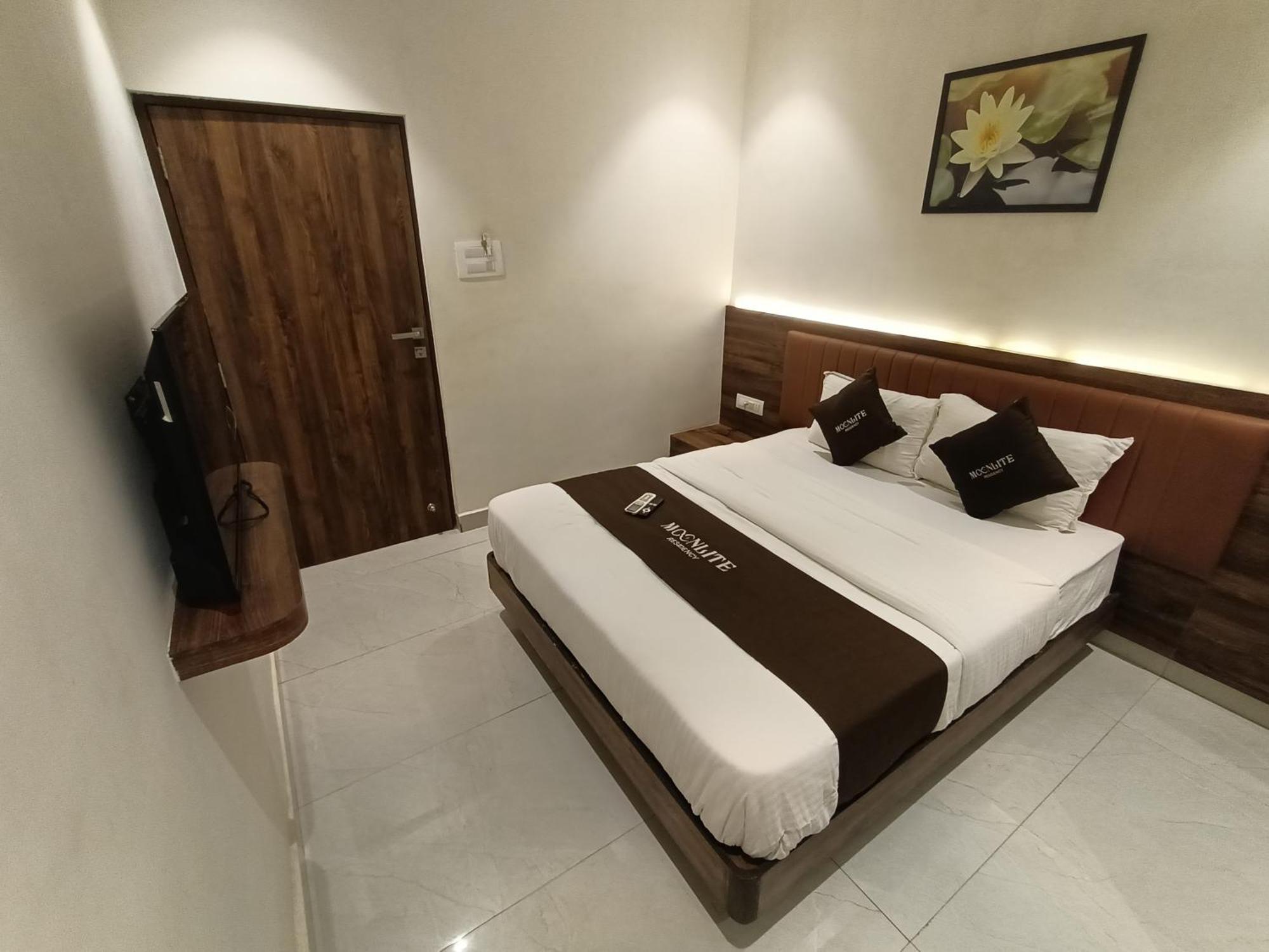Hotel Moon Lite Residency - Marve Road Malad West มุมไบ ภายนอก รูปภาพ